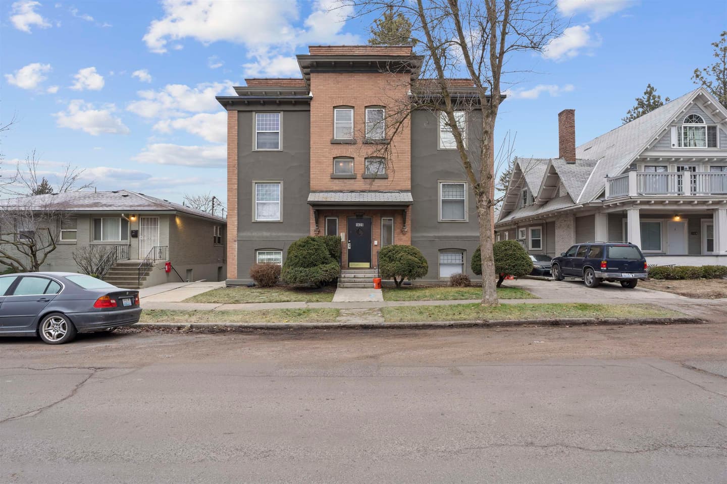1428 W 10th Ave — photo 1 of 10