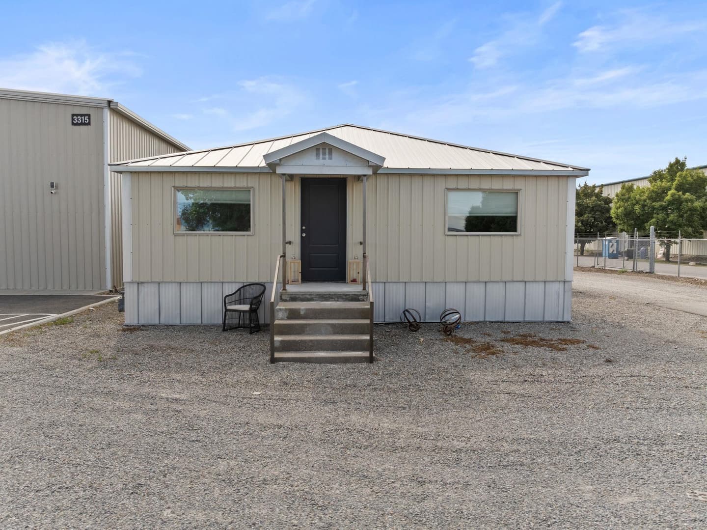 3315 N Tschirley Rd — photo 1 of 10