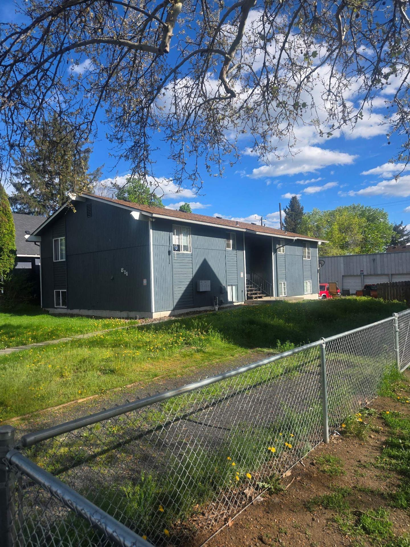 811 W Spofford Ave — photo 1 of 5
