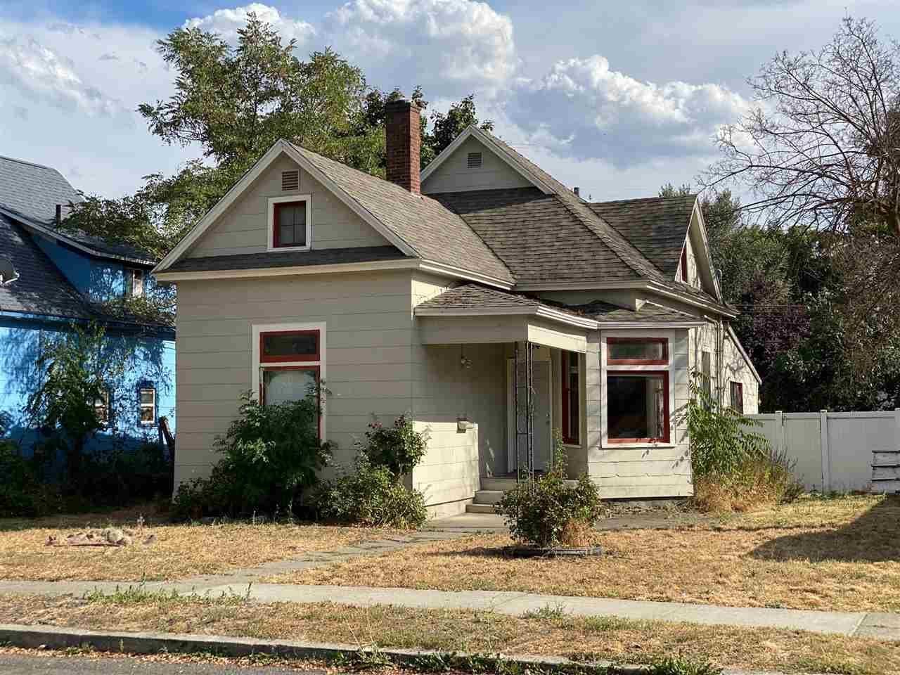 934 E NORA Ave — photo 1 of 10