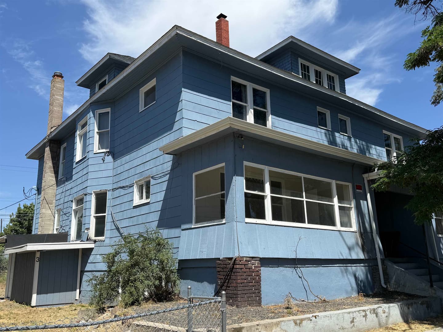 1708 W Gardner Ave — photo 1 of 10