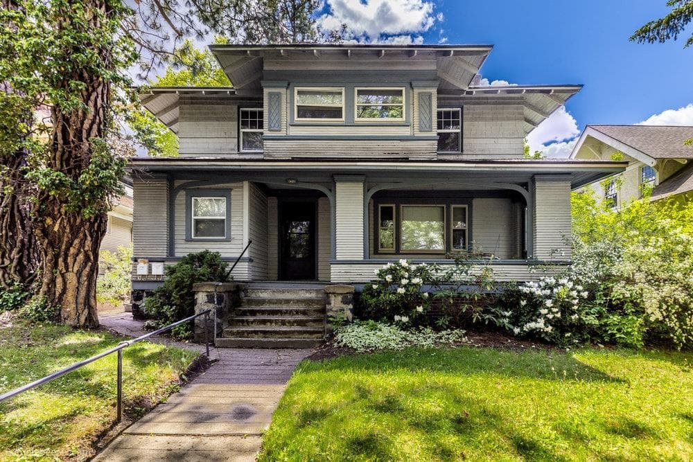 1621 W 9TH Ave — photo 1 of 10