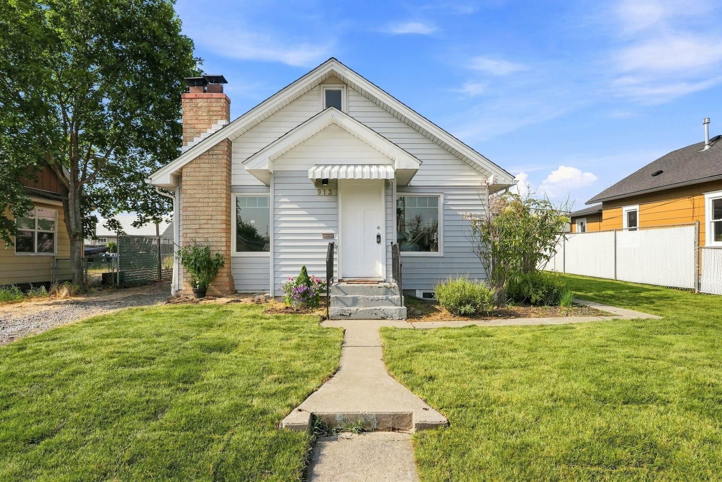 913 E Longfellow Ave — photo 1 of 10