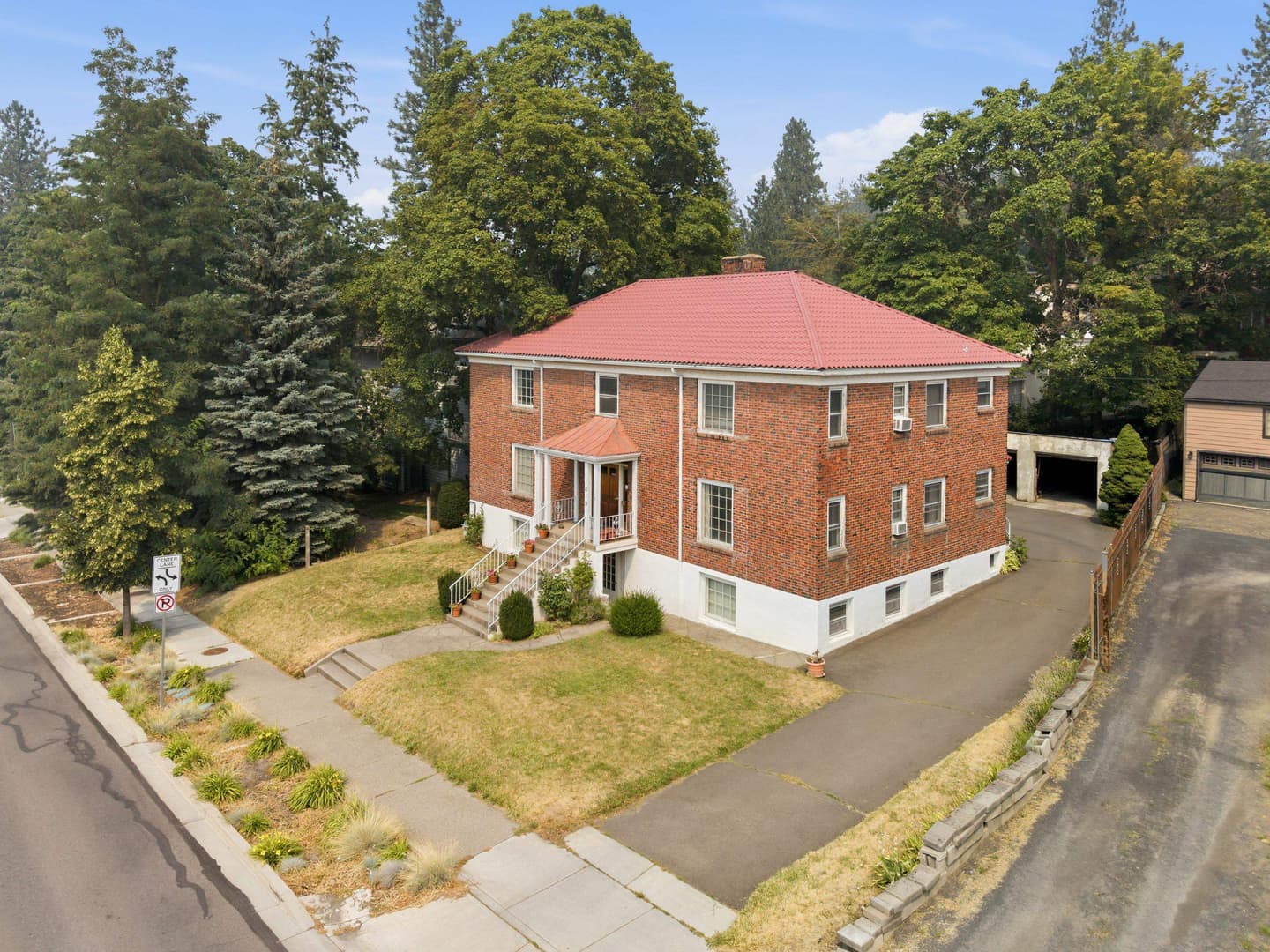 1019 S Monroe St — photo 1 of 10