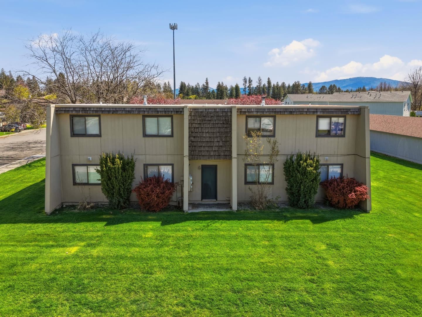 13208 E Skyview Ave — photo 1 of 10